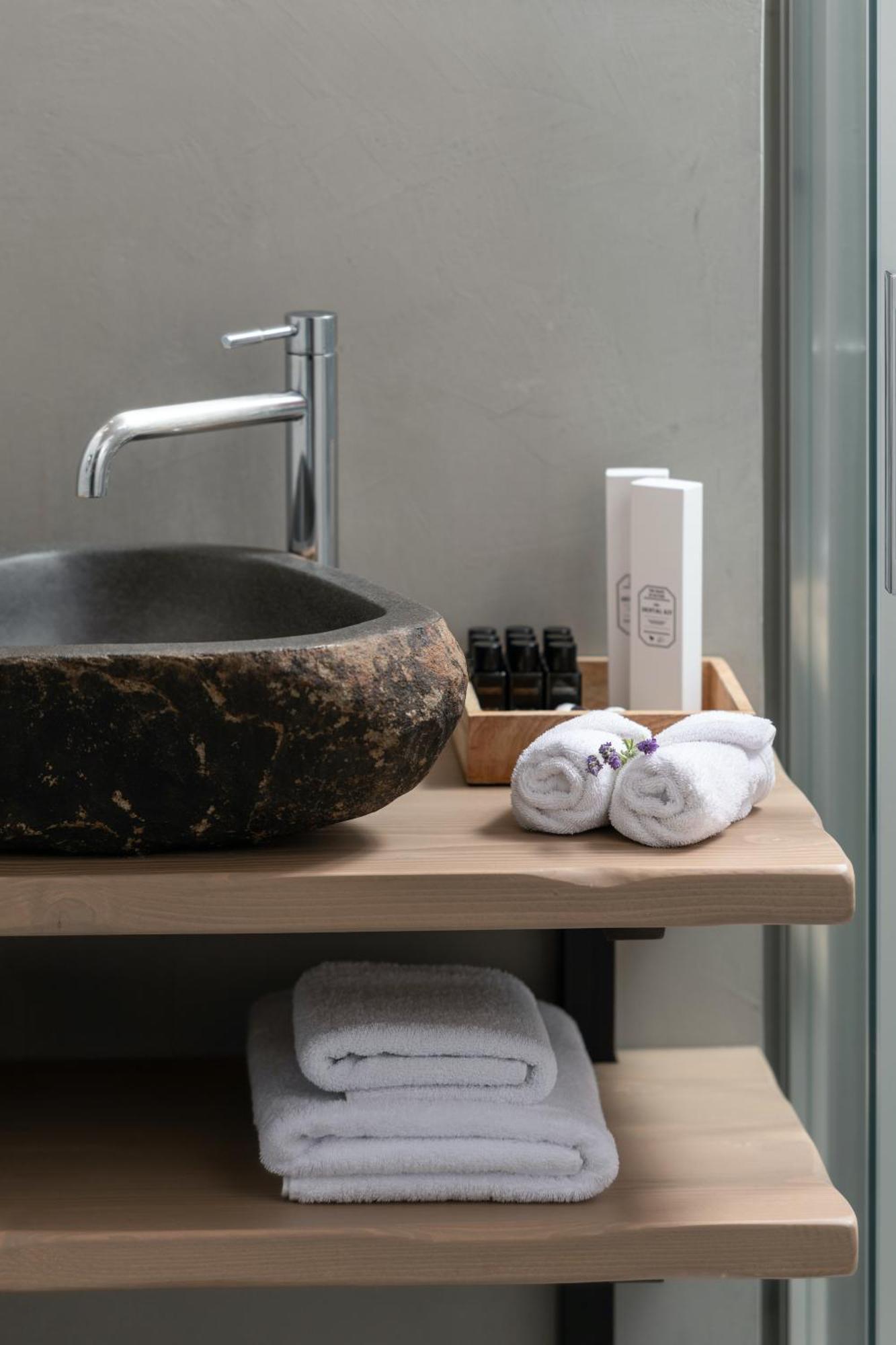 Evora Luxury Suites Mega Chorio ภายนอก รูปภาพ