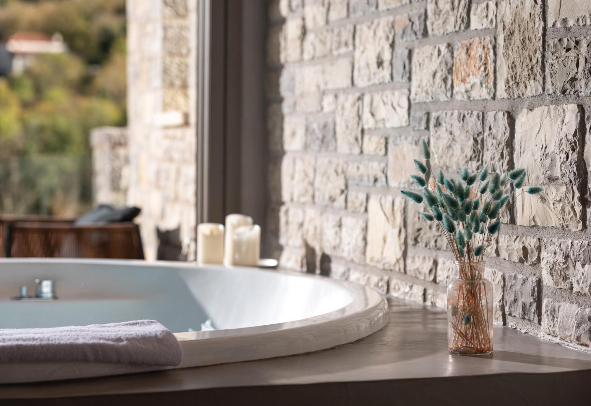 Evora Luxury Suites Mega Chorio ภายนอก รูปภาพ