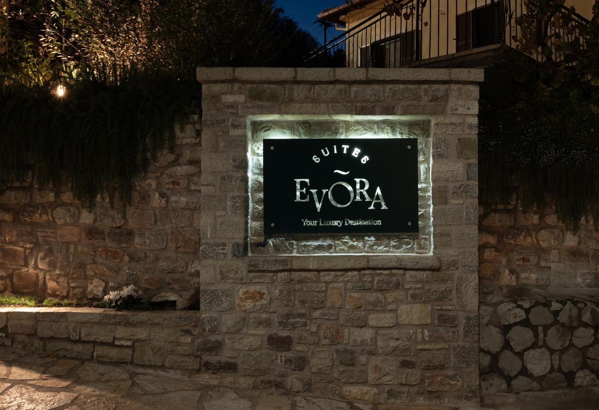 Evora Luxury Suites Mega Chorio ภายนอก รูปภาพ